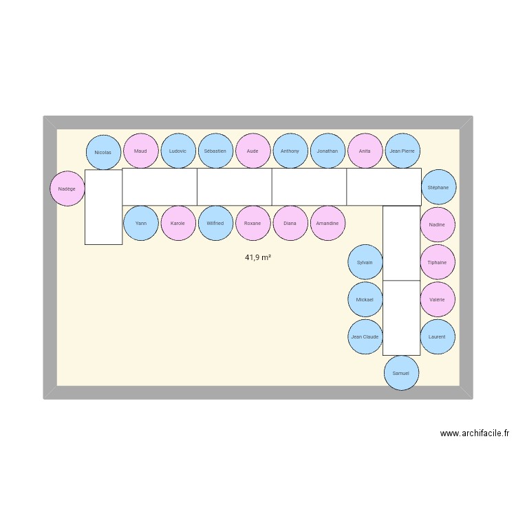 40 ans plan du 13 août . Plan de 1 pièce et 42 m2