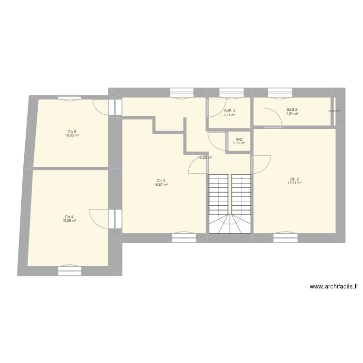 Clos Franc R+1. Plan de 9 pièces et 81 m2