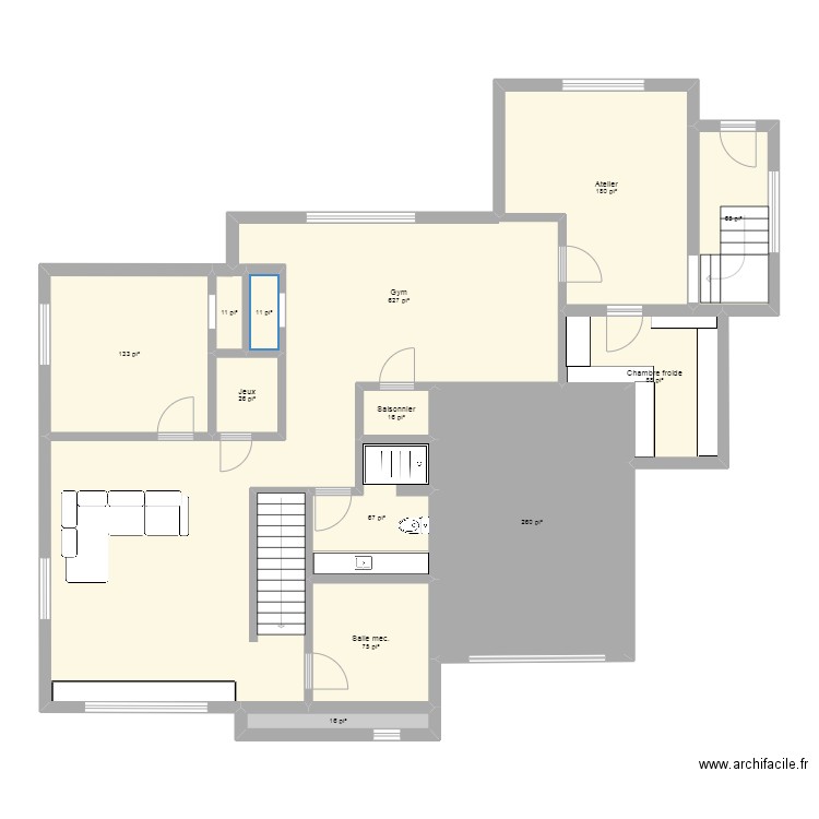 Soussol. Plan de 13 pièces et 146 m2