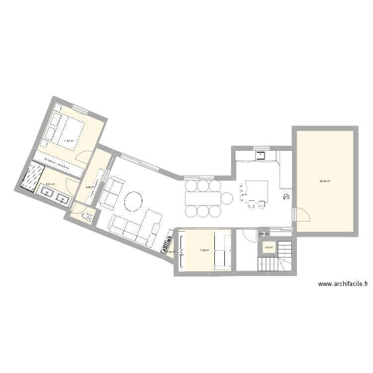 PIOL. Plan de 8 pièces et 51 m2