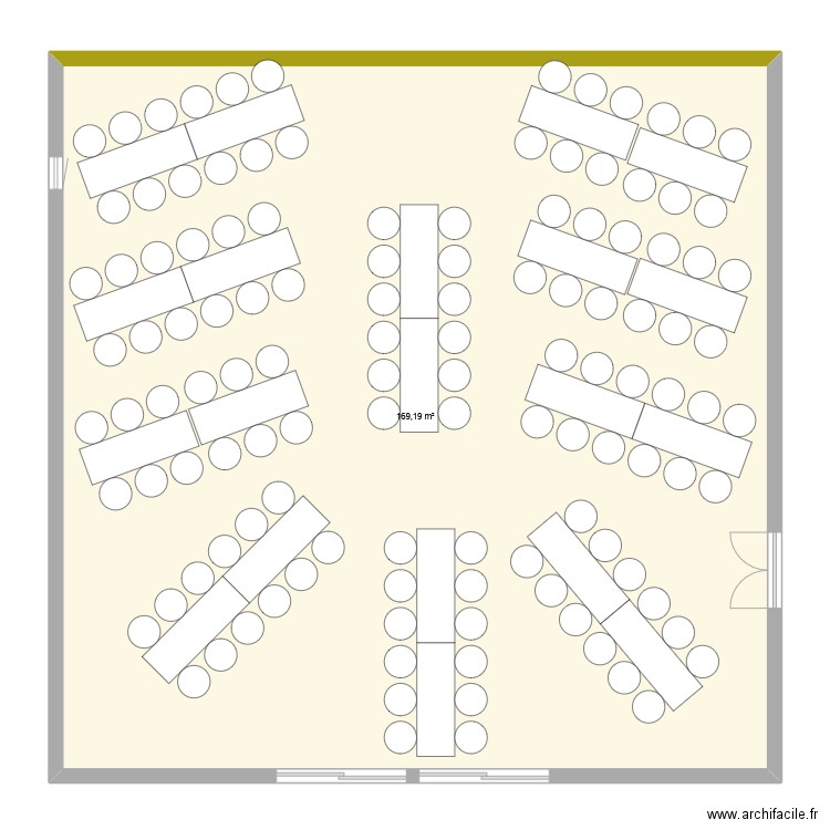 Mariage. Plan de 1 pièce et 169 m2