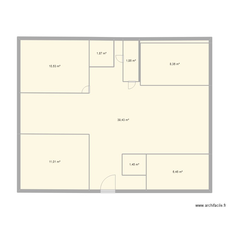 projet. Plan de 8 pièces et 81 m2