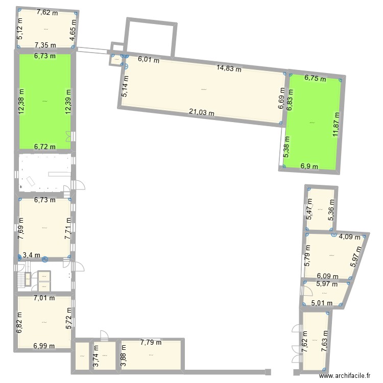 cour Existant. Plan de 18 pièces et 596 m2