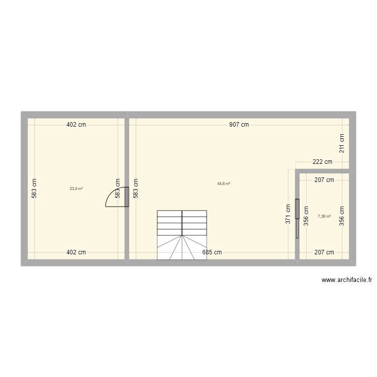 combles. Plan de 3 pièces et 75 m2