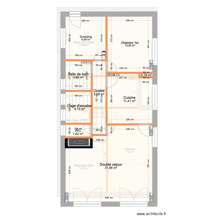 Maison de Pau. Plan de 72 pièces et 2510 m2