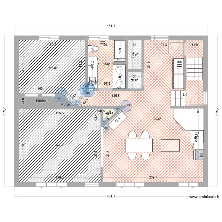 2025. Plan de 8 pièces et 92 m2