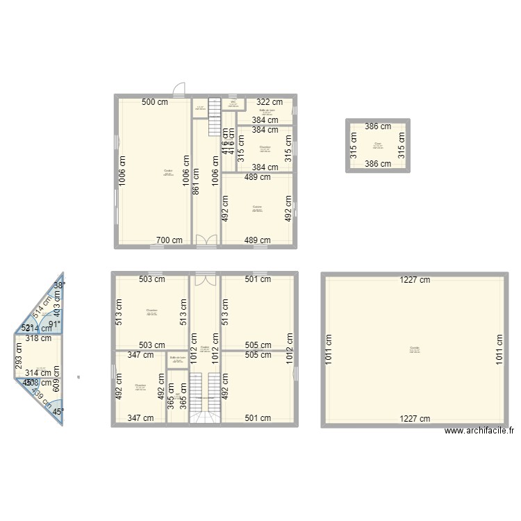 Maronese. Plan de 17 pièces et 396 m2