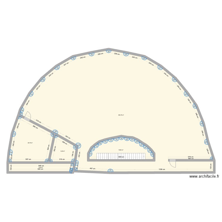 CDI/CDR. Plan de 5 pièces et 337 m2