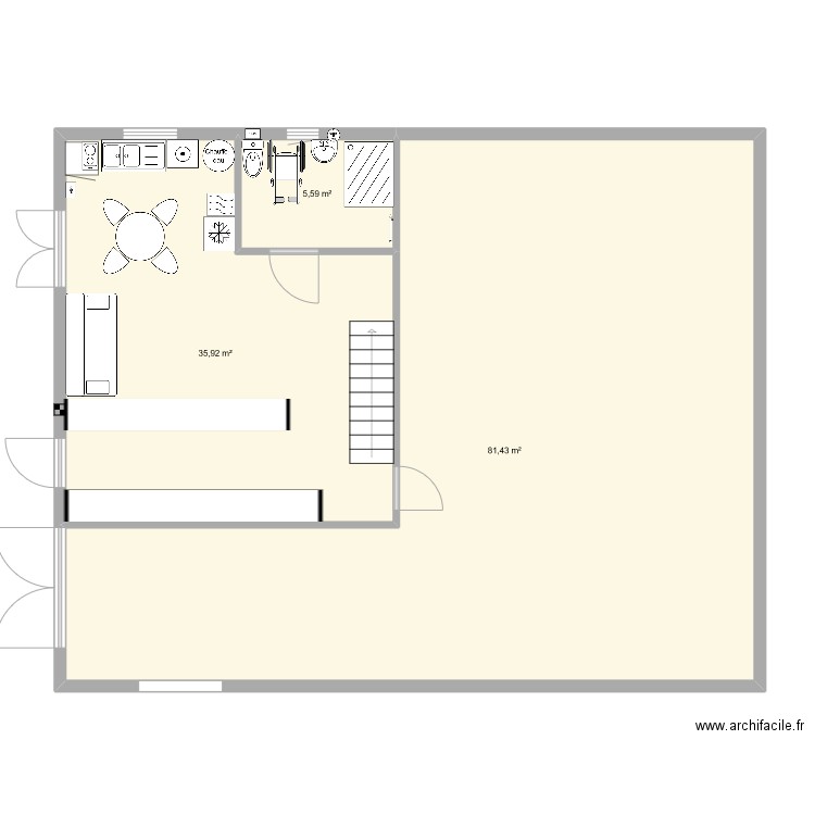 Hangar. Plan de 3 pièces et 123 m2