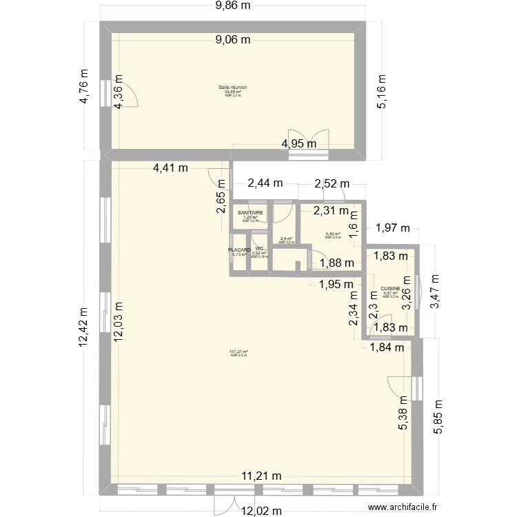 Bureaux Garage. Plan de 8 pièces et 157 m2