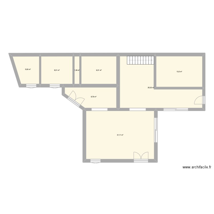 init. Plan de 8 pièces et 104 m2