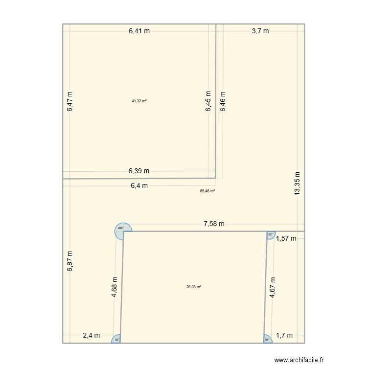 Terrain. Plan de 3 pièces et 135 m2