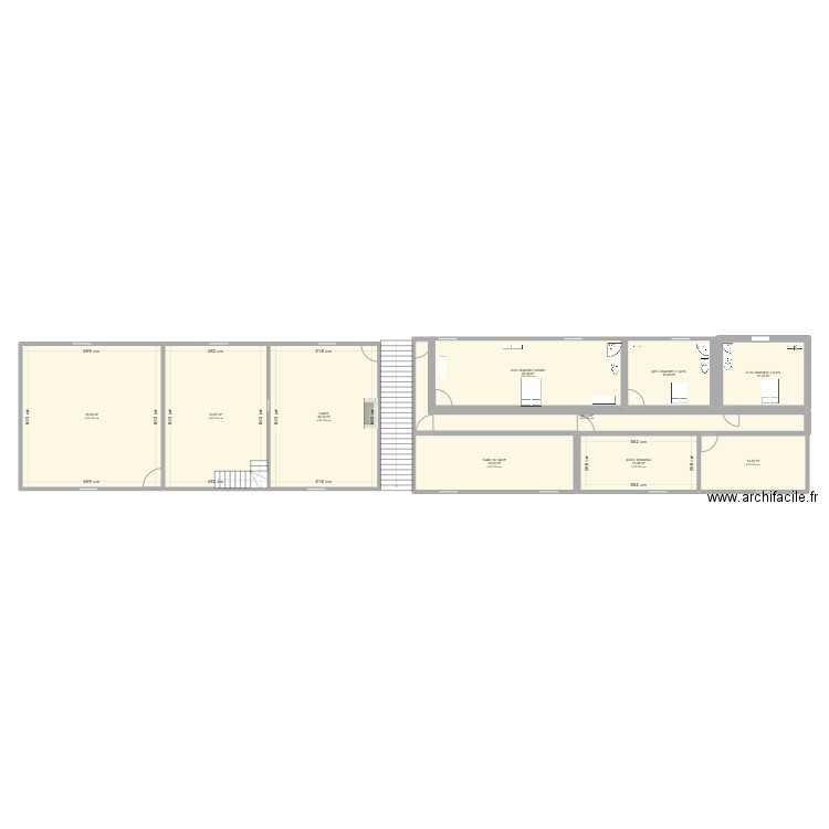 461. Plan de 10 pièces et 235 m2