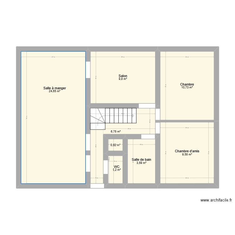 mezon. Plan de 8 pièces et 67 m2