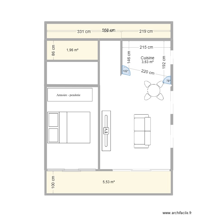 Romyl. Plan de 4 pièces et 15 m2