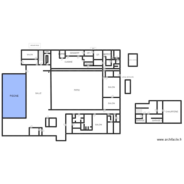 PATIO. Plan de 53 pièces et 1816 m2