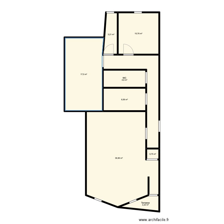 Flat. Plan de 9 pièces et 93 m2