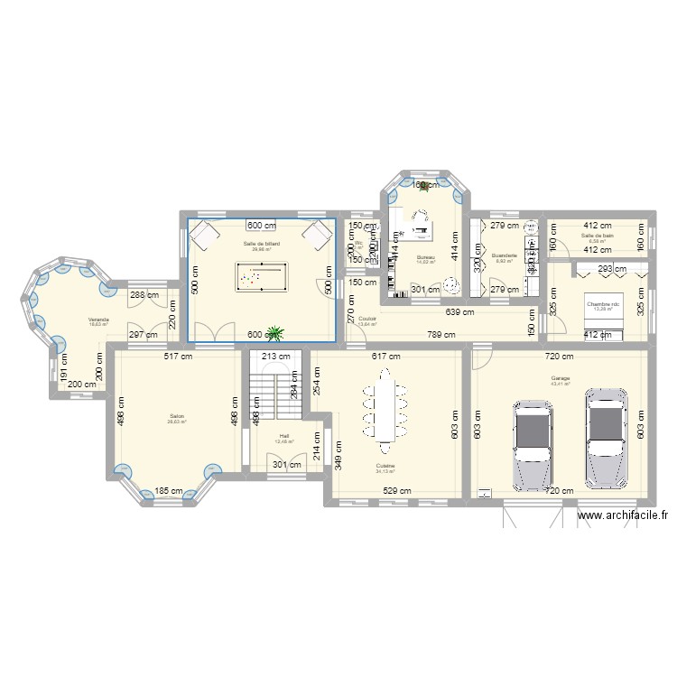 Manoir . Plan de 12 pièces et 227 m2