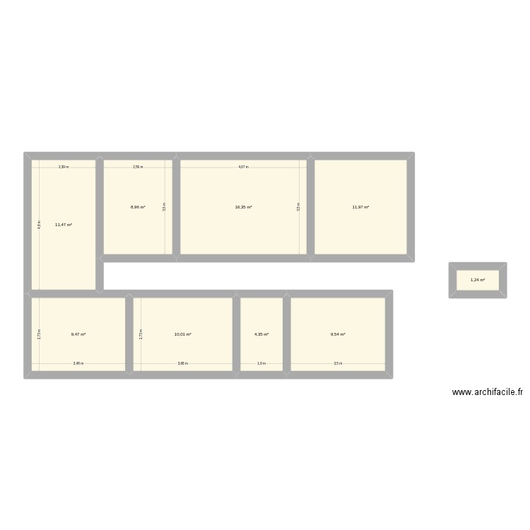 Etage. Plan de 9 pièces et 83 m2