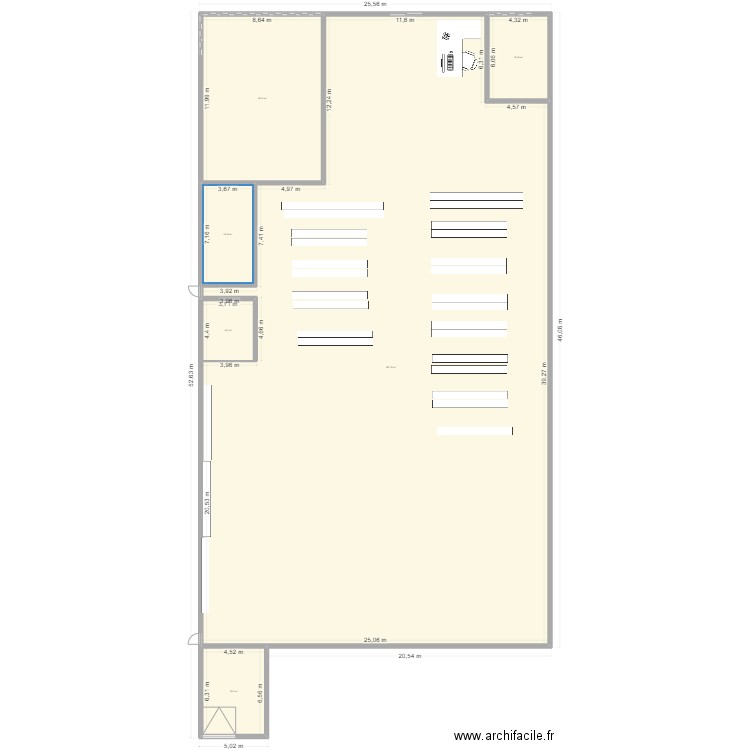 local . Plan de 6 pièces et 1158 m2