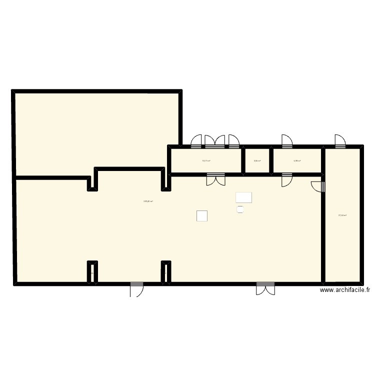 Salle. Plan de 7 pièces et 308 m2