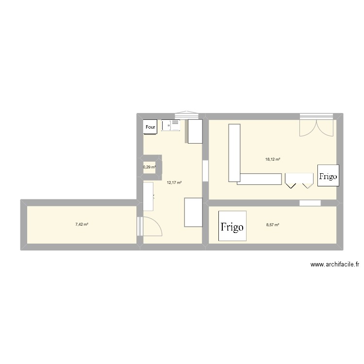 table. Plan de 5 pièces et 47 m2