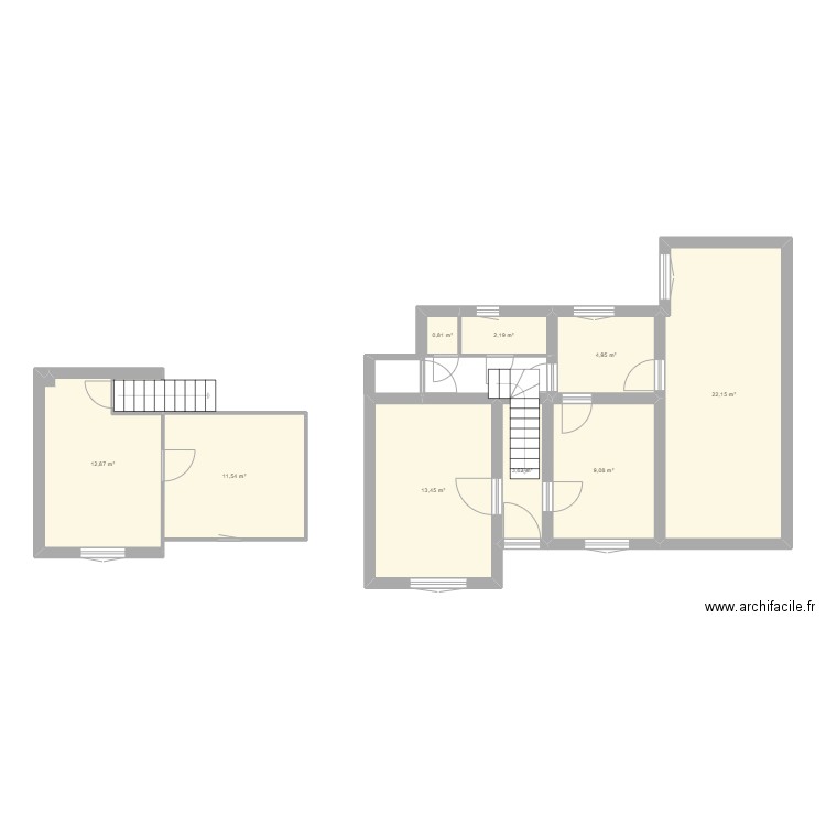 Maison. Plan de 9 pièces et 81 m2