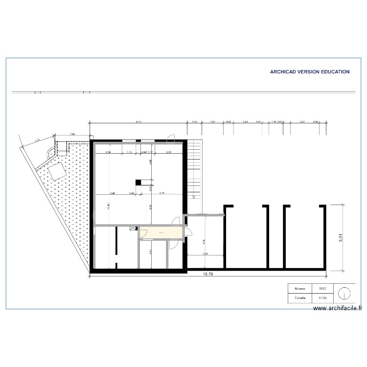 RDC . Plan de 1 pièce et 15 m2