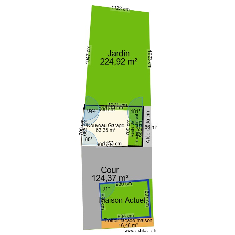 Plan de masse sur cadastre. Plan de 2 pièces et 151 m2