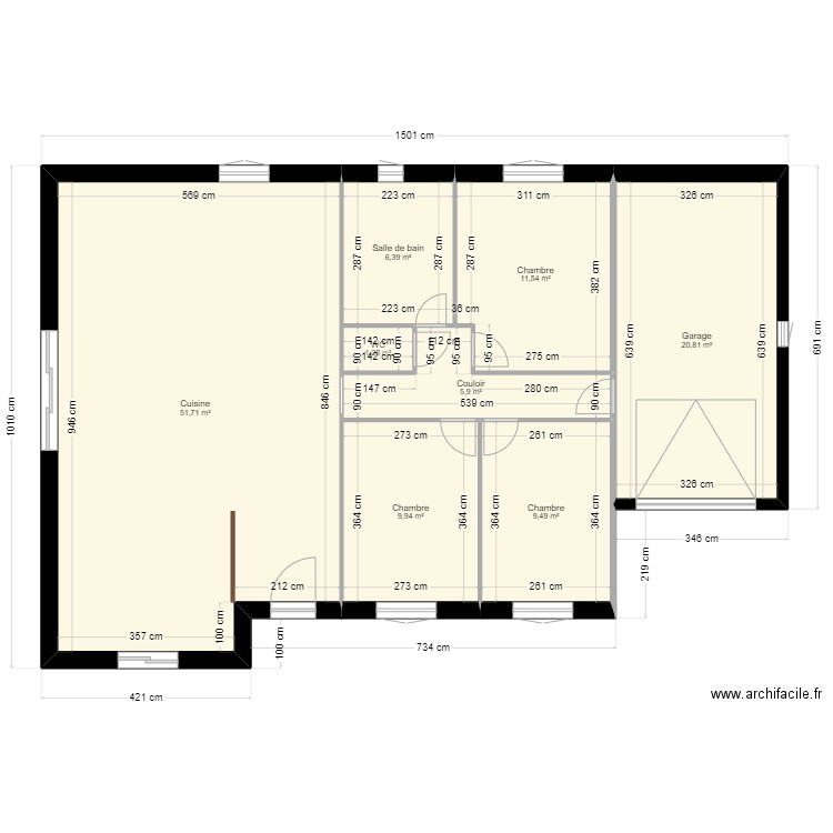 Maison Vide. Plan de 8 pièces et 117 m2