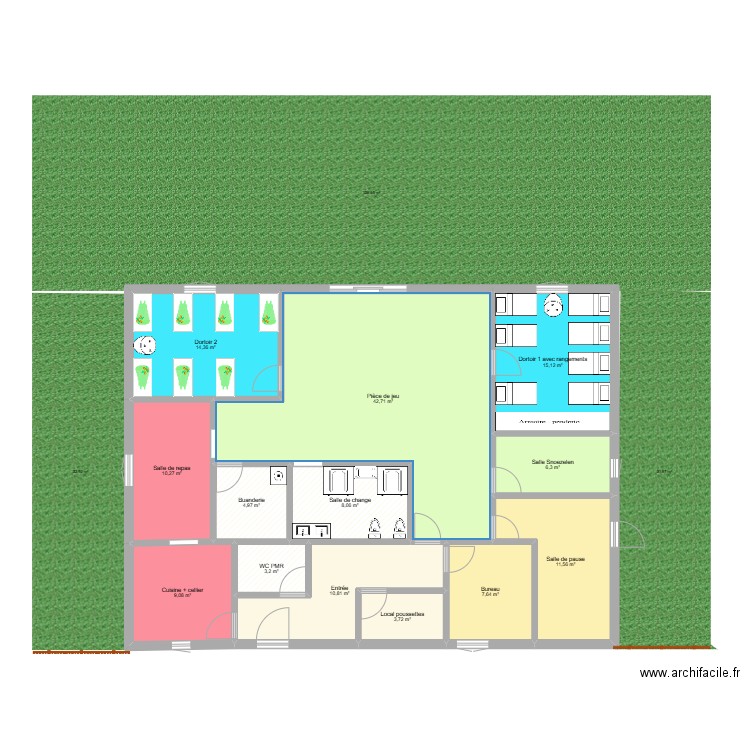 Crèche construction. Plan de 13 pièces et 148 m2