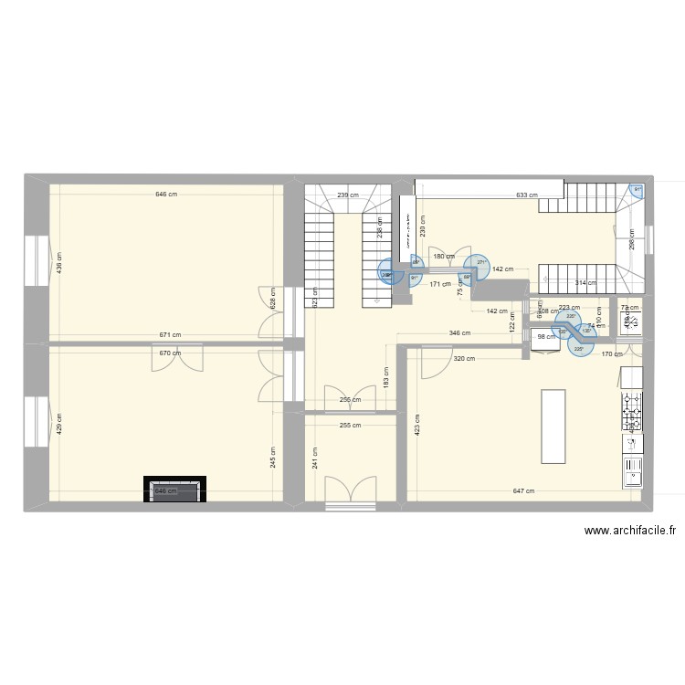 cuisine et hall  definitif. Plan de 7 pièces et 131 m2