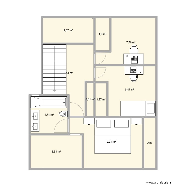 Etage. Plan de 11 pièces et 58 m2