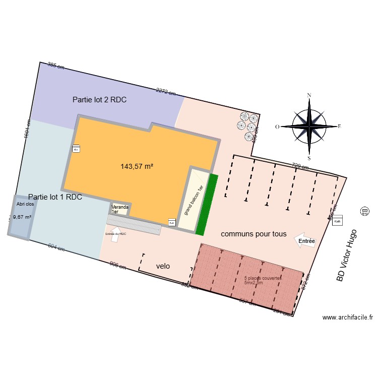 extérieur. Plan de 4 pièces et 171 m2