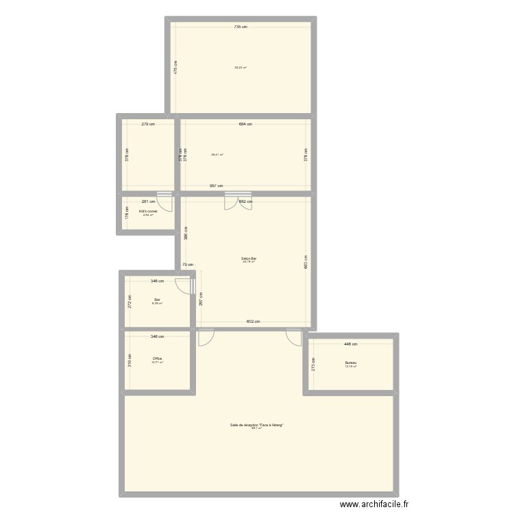 Manoir du Moustoir RDC. Plan de 8 pièces et 242 m2