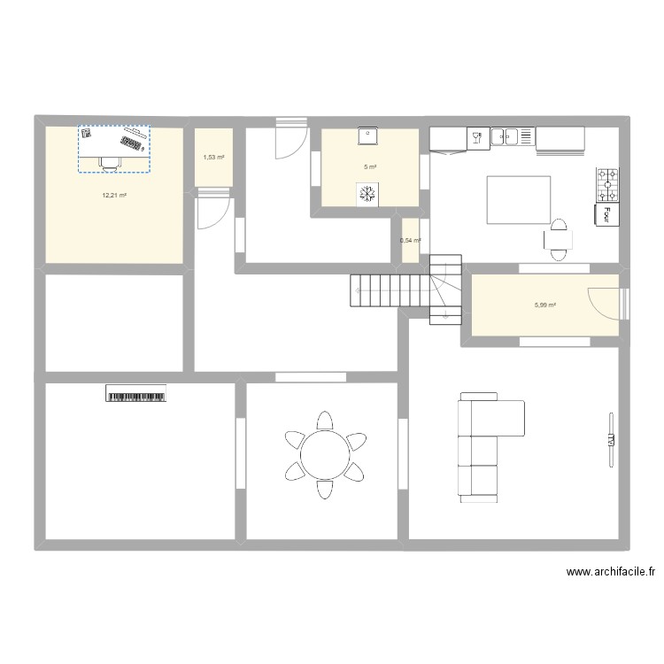 Maison. Plan de 5 pièces et 25 m2