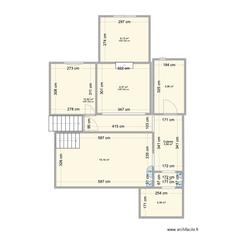 MAISON ACTUELLE. Plan de 8 pièces et 67 m2