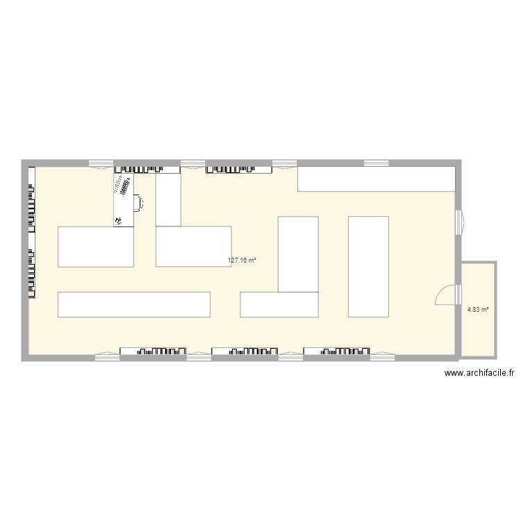 center of. Plan de 2 pièces et 132 m2