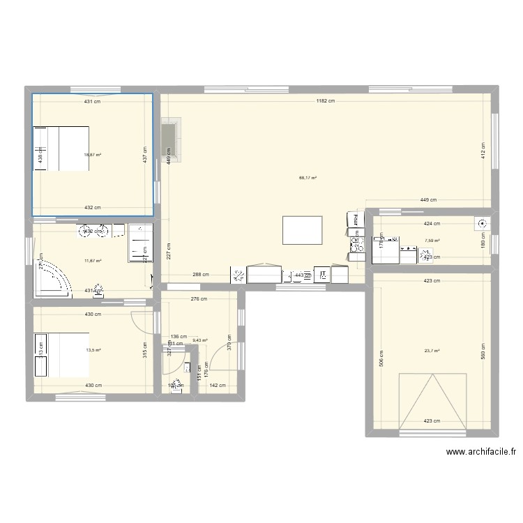 MAISON EN U. Plan de 8 pièces et 160 m2