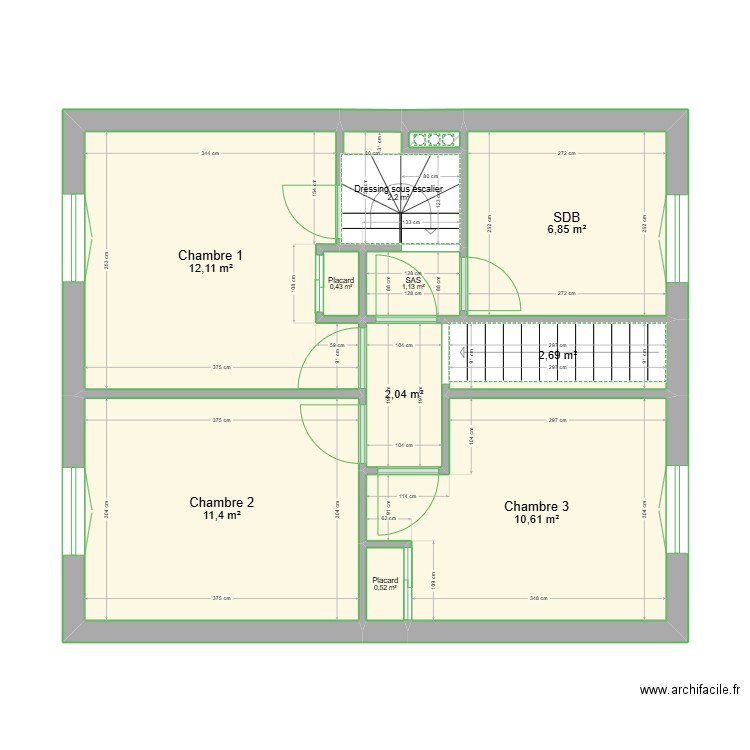 etage. Plan de 11 pièces et 50 m2