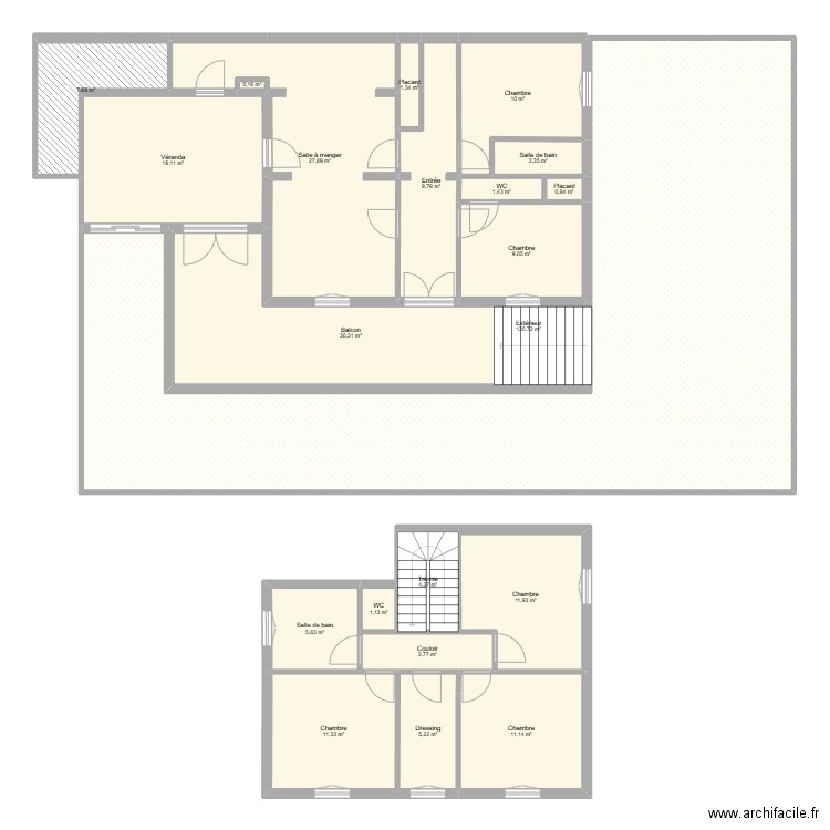 Maison jaune. Plan de 21 pièces et 294 m2