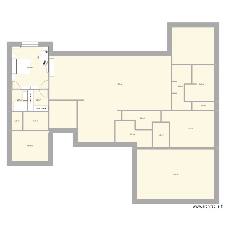 Chambre Guillaume. Plan de 15 pièces et 271 m2