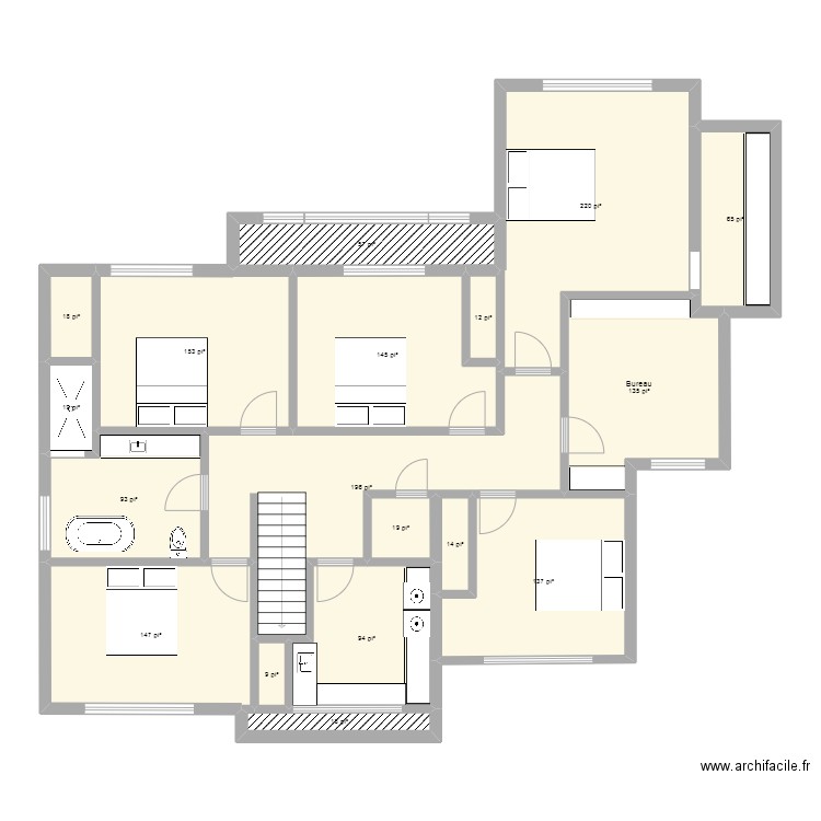 Étage. Plan de 18 pièces et 144 m2