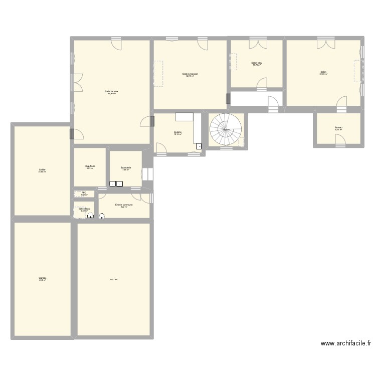 RdC presbytere. Plan de 15 pièces et 308 m2