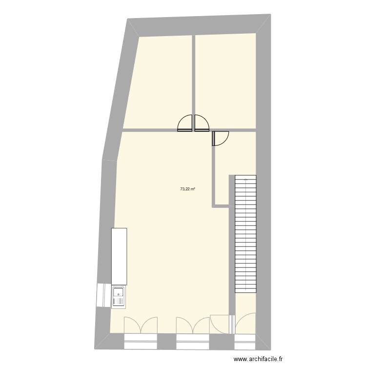 RDC. Plan de 1 pièce et 73 m2