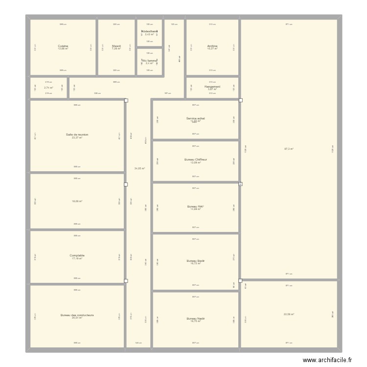 Bureau Ezobat. Plan de 19 pièces et 337 m2