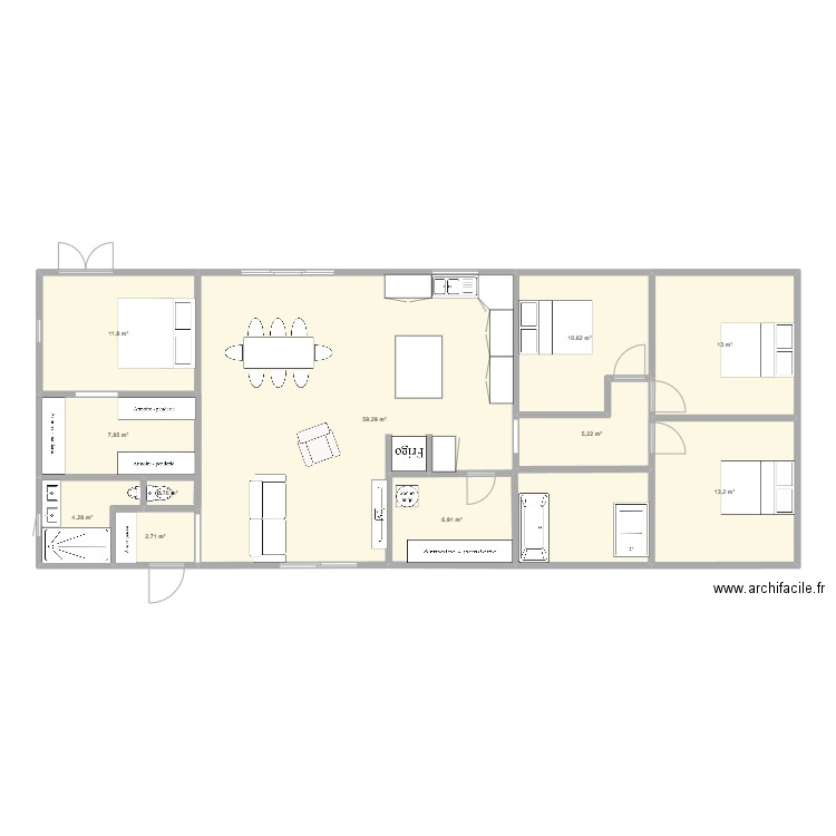 exemple maison rectangle. Plan de 11 pièces et 136 m2