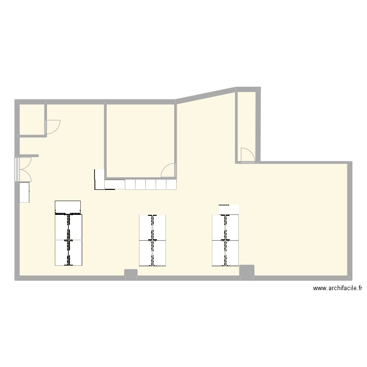 Electronique. Plan de 6 pièces et 173 m2