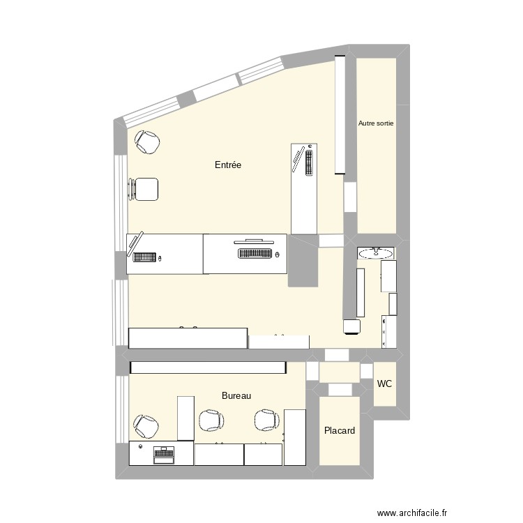 Phamarcie. Plan de 6 pièces et 34 m2