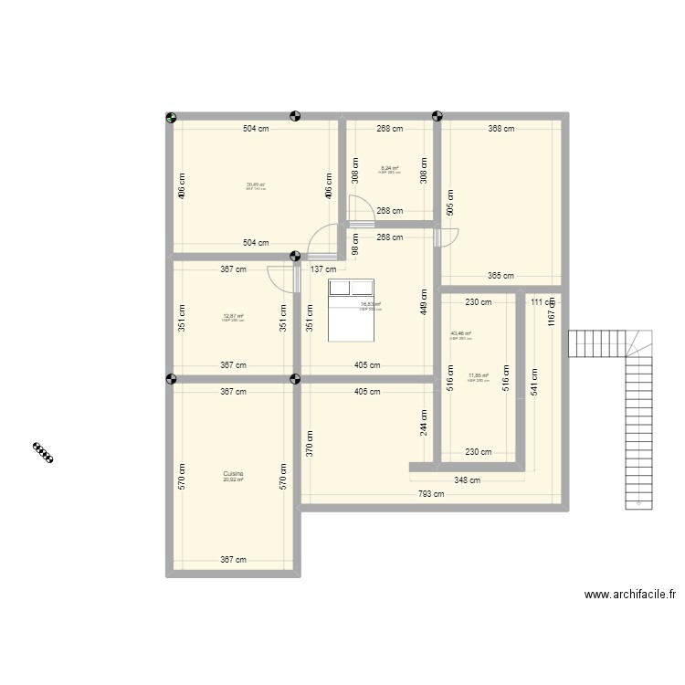 ALI. Plan de 7 pièces et 135 m2